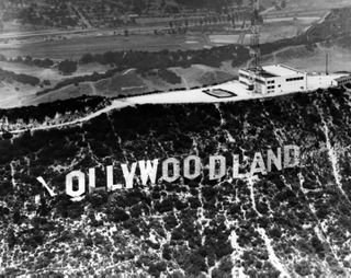 Illustration for article titled The Hollywood Sign Originally Read "HOLLYWOODLAND"